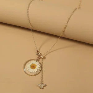 Vintage Daisy Bee Necklace