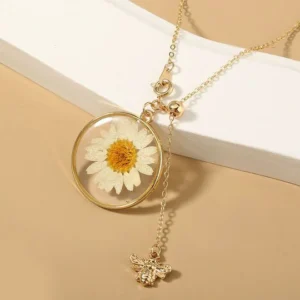 Vintage Daisy Bee Necklace