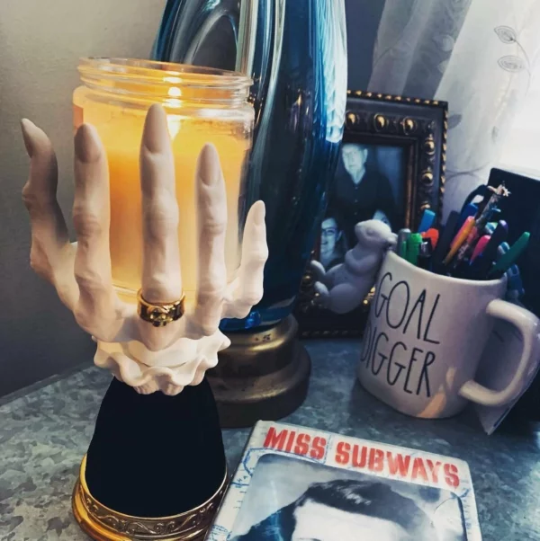 🔥HOT SALE 🔥 Witch Hand Pedestal