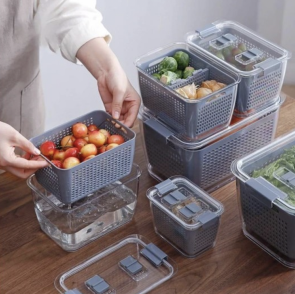 FRESHFOOD™ MULTI-FUNCTIONAL FOOD STORAGE CONTAINER