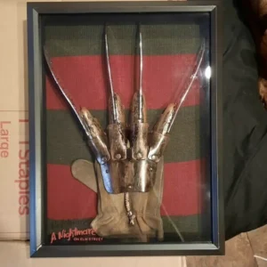 👻FREDDY KRUEGER A NIGHTMARE ON ELM STREET GLOVE AND SWEATER DISPLAY👻