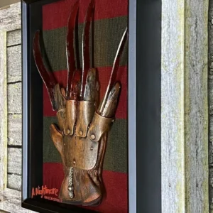 👻FREDDY KRUEGER A NIGHTMARE ON ELM STREET GLOVE AND SWEATER DISPLAY👻