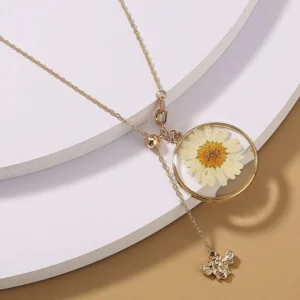 Vintage Daisy Bee Necklace