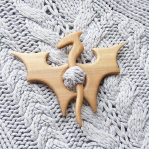 Brooch Pin With Wooden Animal Pattern (Sweater Clip)