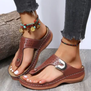 2022 Summer New Women's Metal Decor Feature Pattern Wedge Flip-Flops