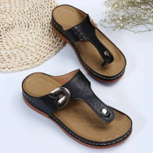 2022 Summer New Women's Metal Decor Feature Pattern Wedge Flip-Flops