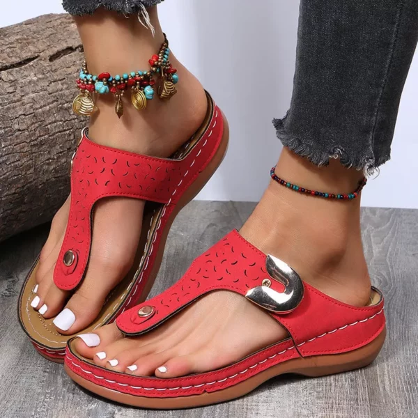 2022 Summer New Women's Metal Decor Feature Pattern Wedge Flip-Flops