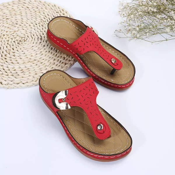 2022 Summer New Women's Metal Decor Feature Pattern Wedge Flip-Flops