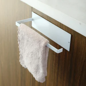 MOUNTED PAPER TOWEL HOLDER