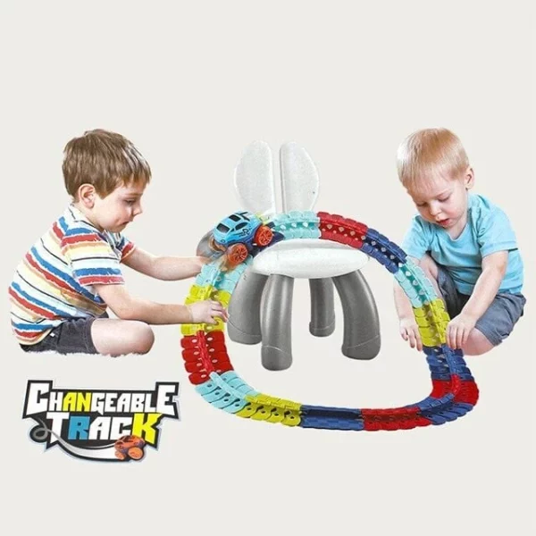 CHANGEABLE TRACK WITH LED LIGHT-UP RACE CAR