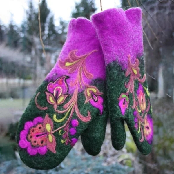 Cashmere Embroidery Flowers Mittens